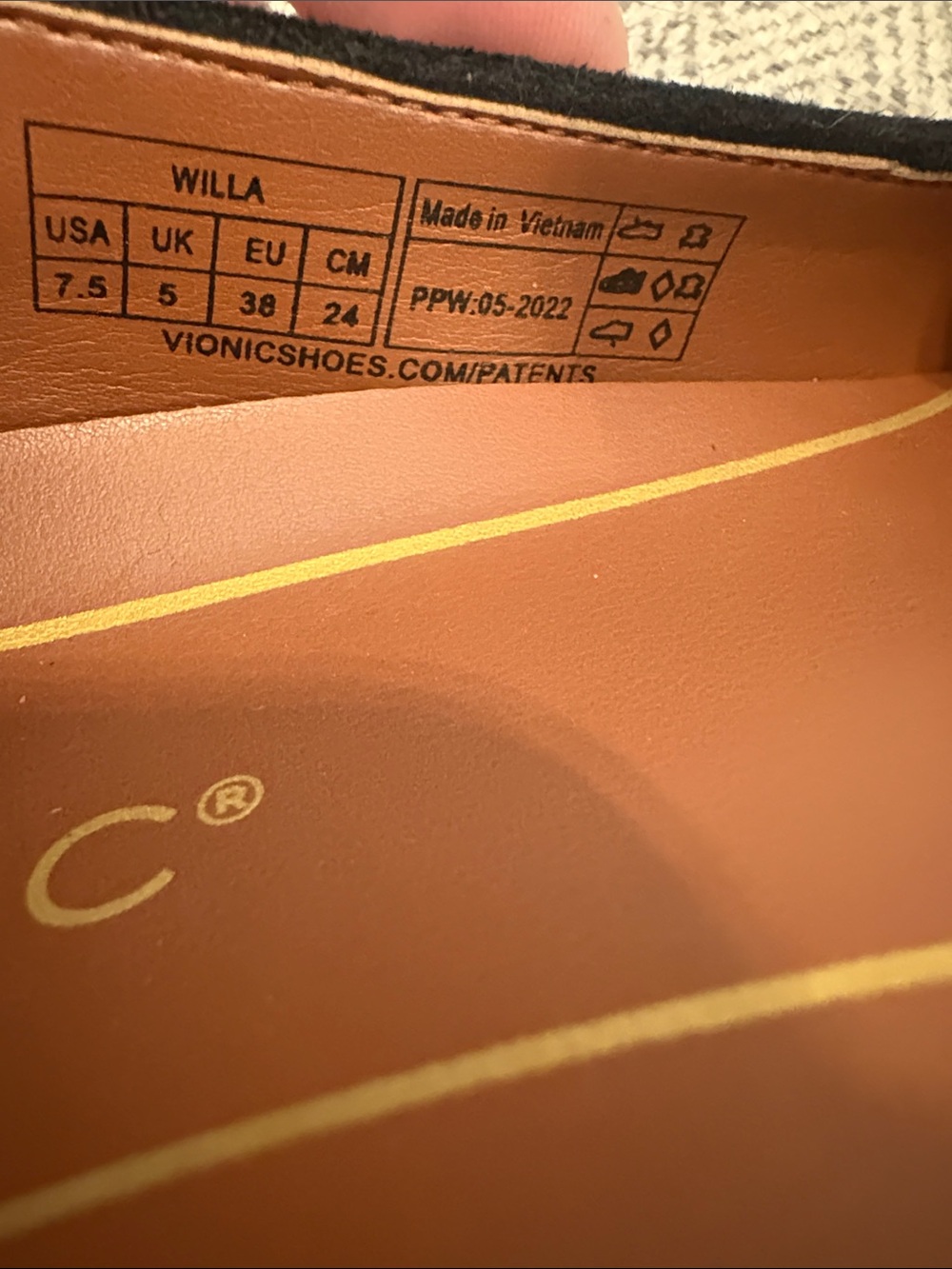 Vionic Willa suede flats size 7.5 - Picture 7 of 7